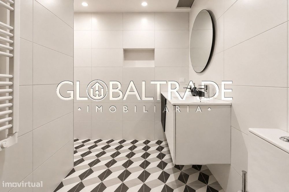 Moradia T2 Renovada & Equipada no Porto