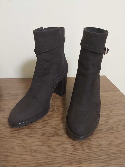 MASSIMO DUTTI  женские полусапожки 39 розм.