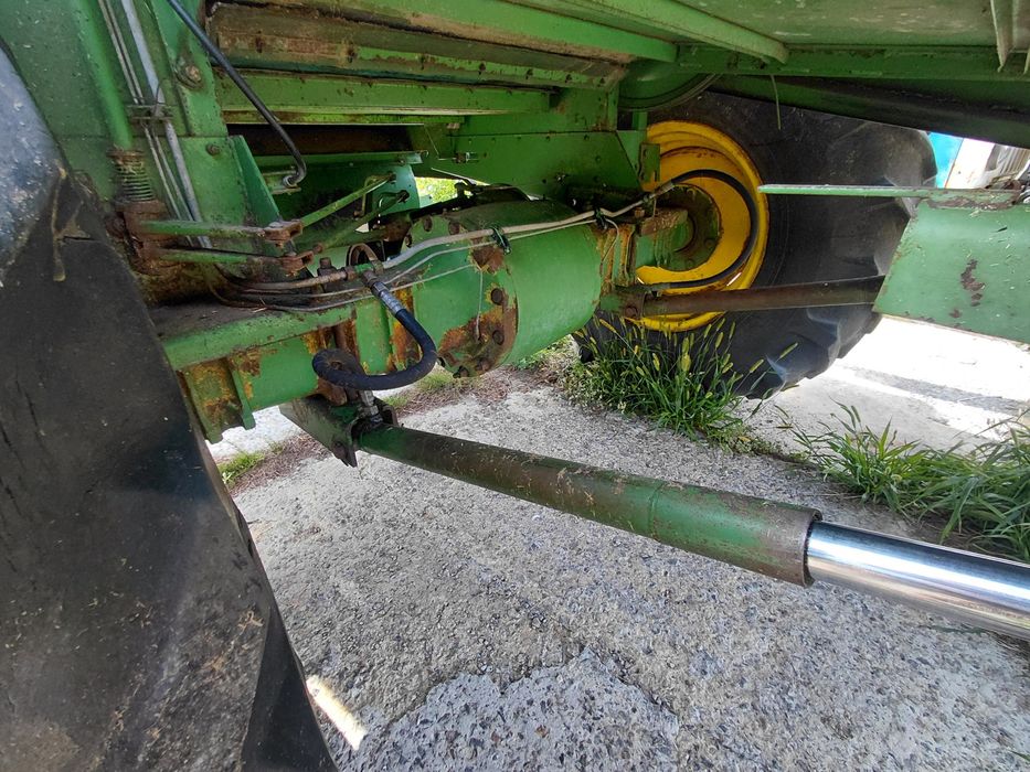 Комбайн Johne Deere 952