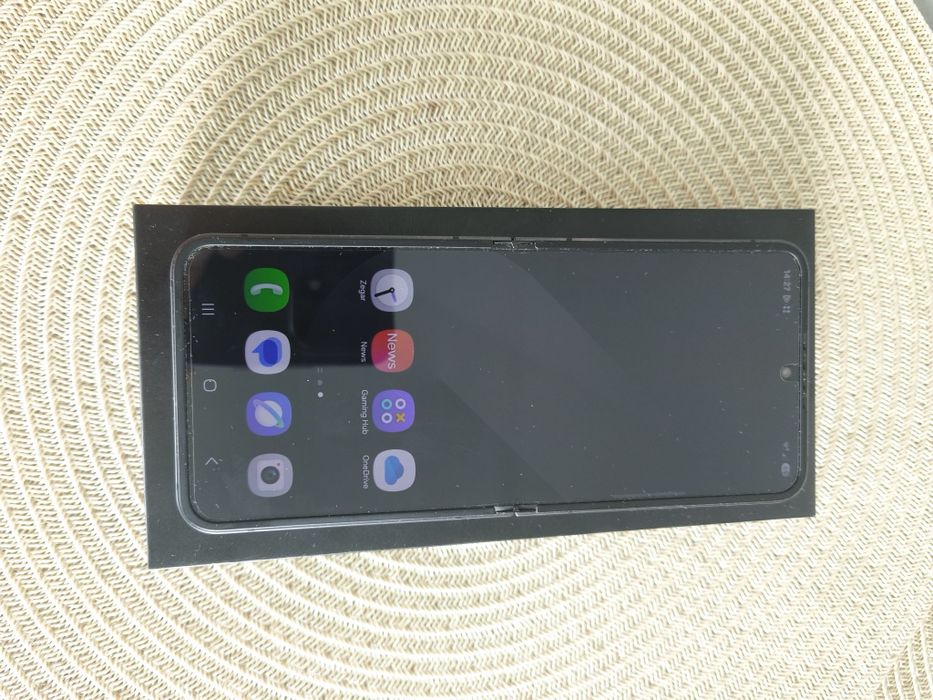 Samsung Galaxy Z Flip 6 – używany, z gwarancją , stan baterii 100%