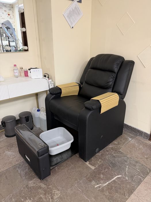 Sprzedam 2 fotele do pedicure – stan bardzo dobry