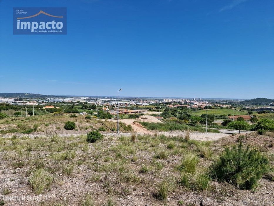 Lote de Terreno com 275 m2, na Urbanização das Fontainhas, Fase II,...