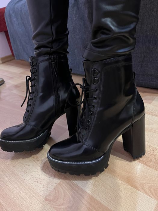 Ботильйони Bershka 38 р.