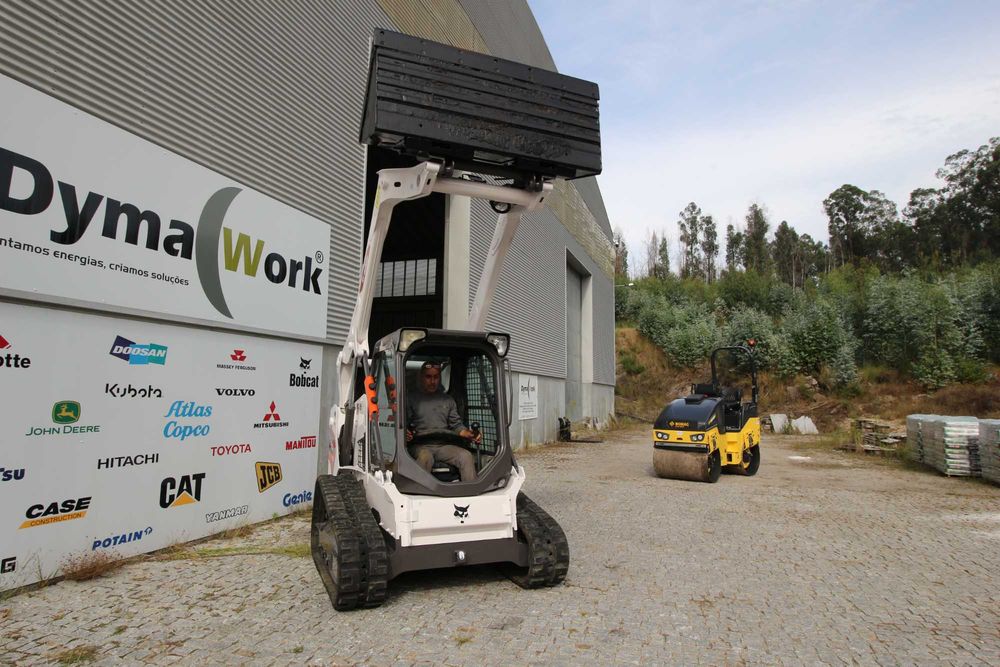 Mini Carregadora de rastos tração Bobcat T 590