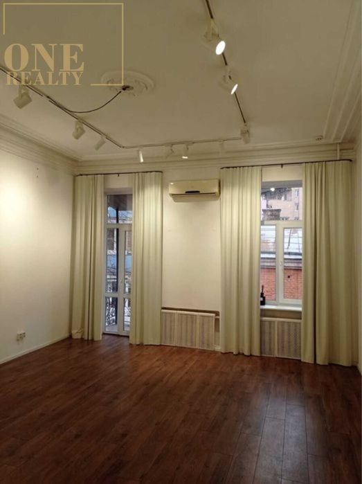 Продаж 2к квартири 72 кв.м ЦЕНТР, Липки, Печерськ, ТЦ Гулівер