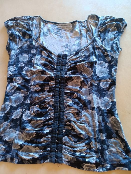 Lote de roupa  de senhora