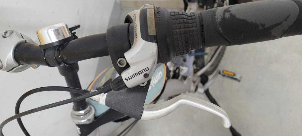 Bicicleta BTwin aro 26 18 marchas Shimano 2 amortecedores