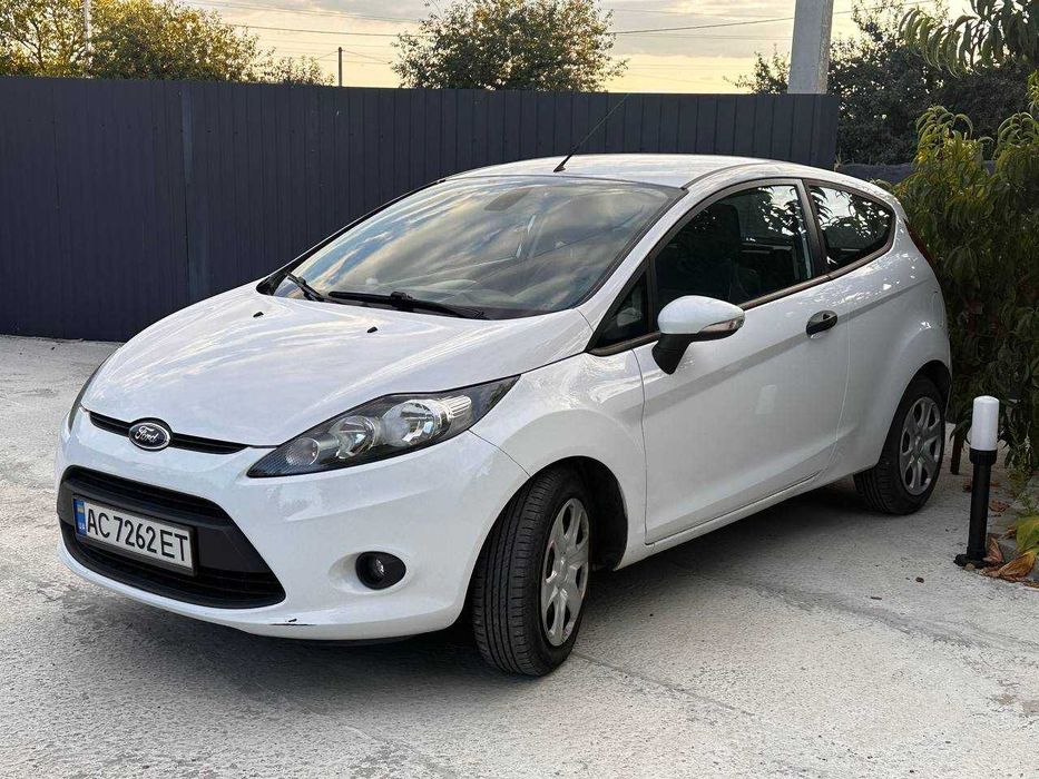 Продам  Ford Fiesta у чудовому стані.