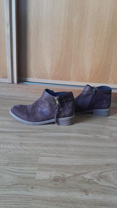Botas castanhas camurça
