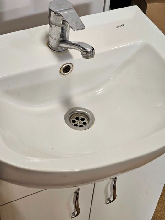 Умивальник з тумбою