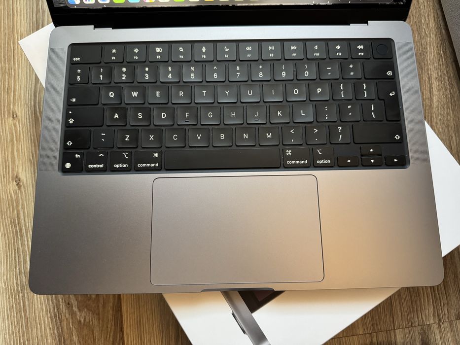Apple MacBook Pro 14" M3 8GB /512 SSD 79 cykli
