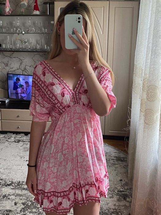 Літня тоненька рожева сукня