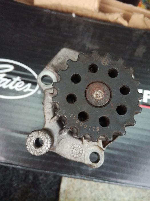 Продам помпу до двигуна