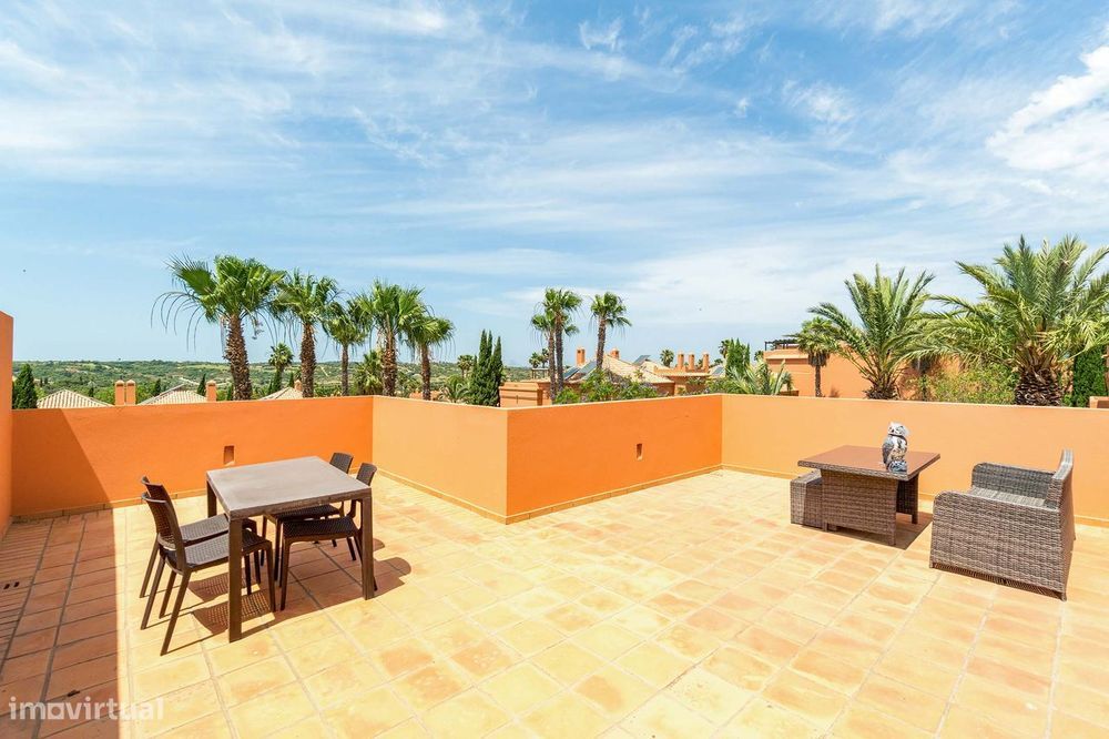 Penthouse T3 num Exclusivo Resort de Golfe