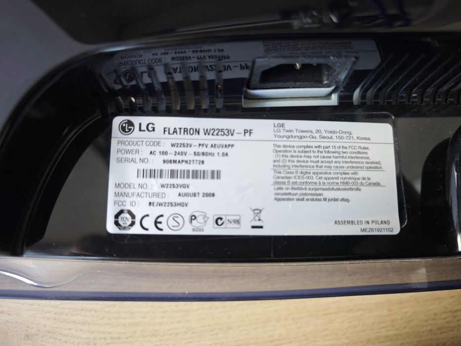 Монітор 22 LG W2253v