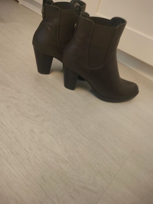 Botki czekoladowe CCC