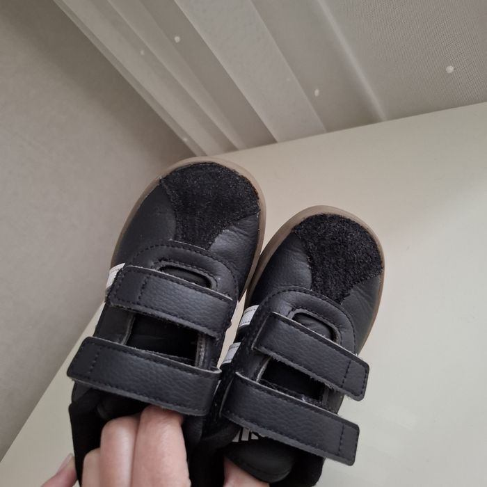 Кросівки adidas, р 24