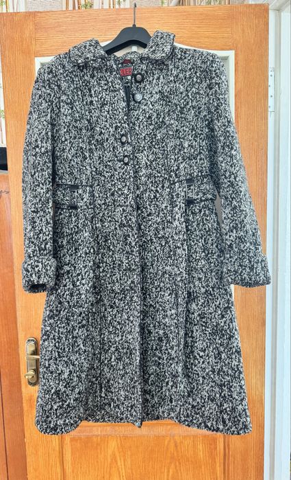 Пальто жіноче.