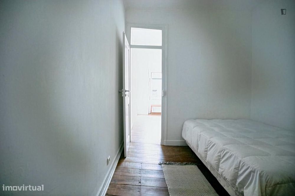 Quarto - localizado em Picoas Lisbon