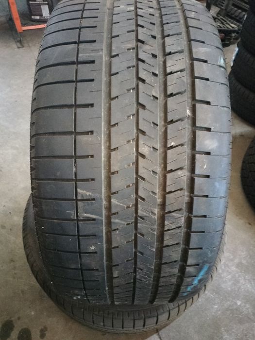 Par de Pneus Goodyear Eagle F1 285/40ZR19 – Bom Estado