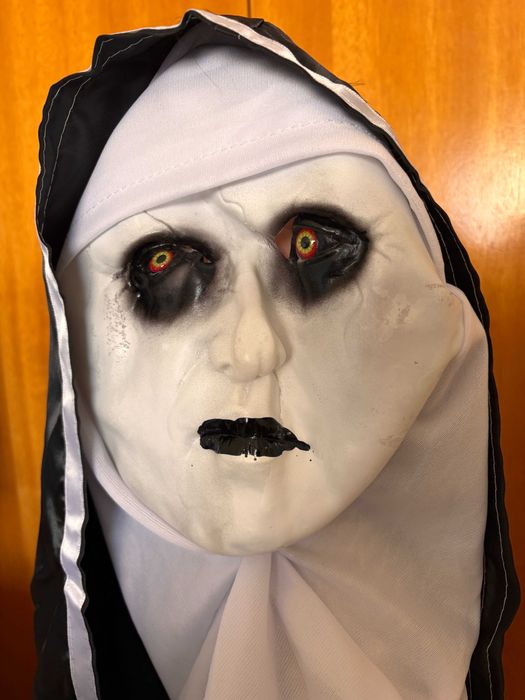 Máscara Freira nova