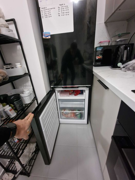 Lodówka SHARP SJ-FBA05DTXBE-EU No Frost 180cm Czarna