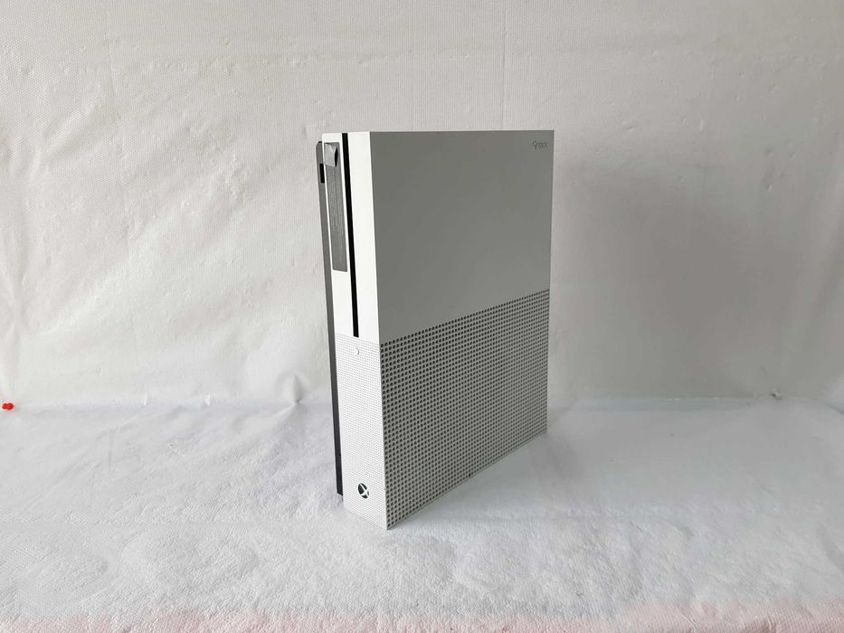 Konsola Xbox One S Model 1681