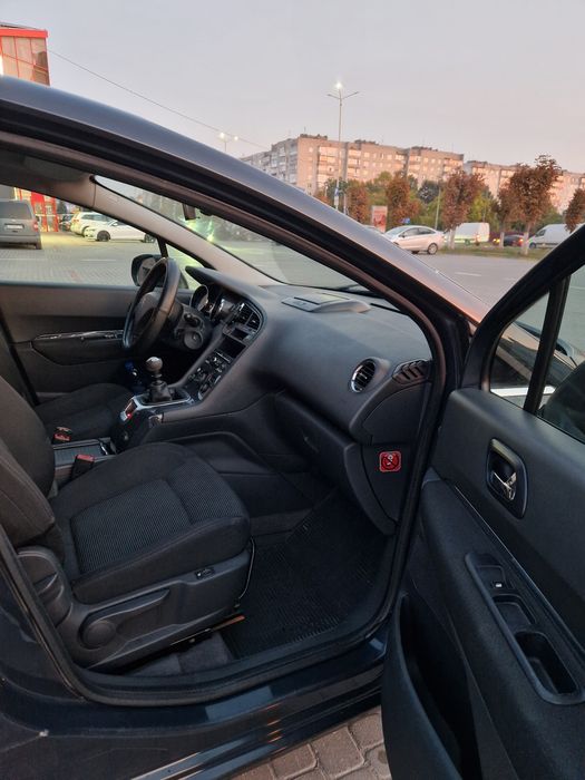 Продам Peugoet 5008