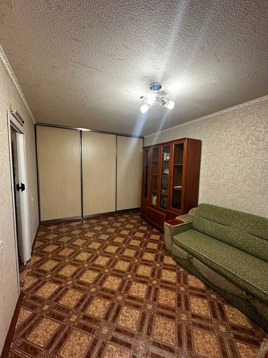 Дуже гарненька квартира в районі Світанка.