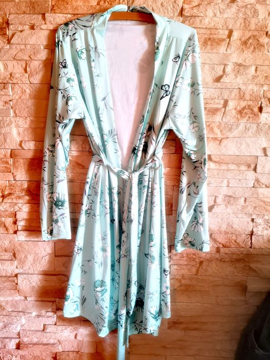 Delikatny szlafrok damski