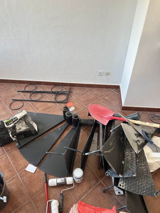 Escada em Caracol em Ferro — 1,6 m de diâmetro, 3 m de altura