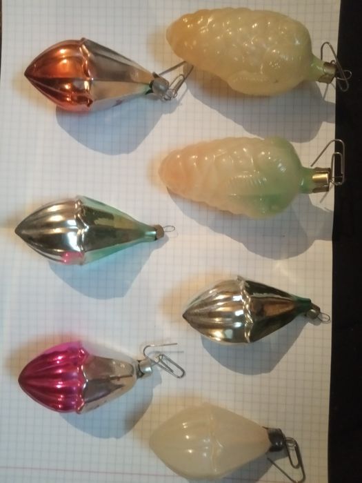 Новорічні іграшки скляні