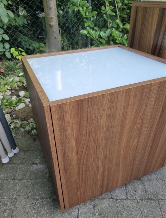 Brązowe szafki ze szklanym blatem 2 sztuki