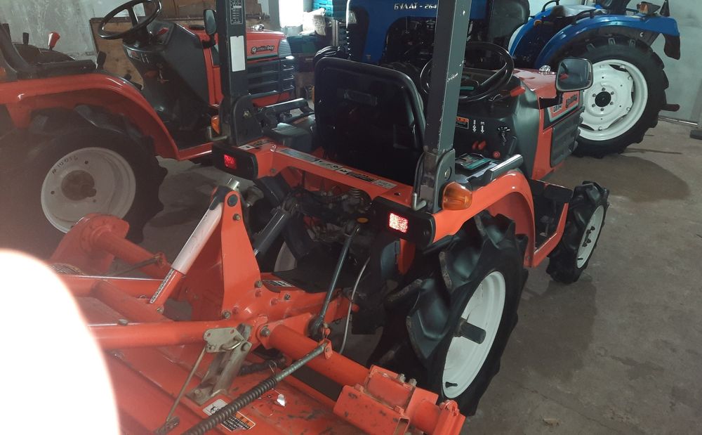 Трактор КУБОТА. 2003р. СВІЖОПРИВЕЗЕНИЙ. Ідеальний стан.