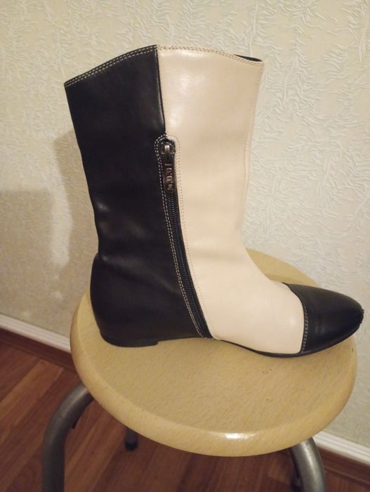 Укорочені жіночі чобітки