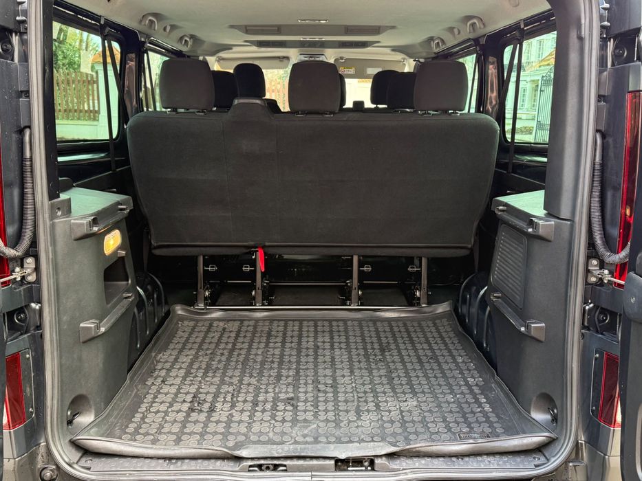 Grupa Nexus Wynajem samochów busów 8-9 miejsc Przewóz osób