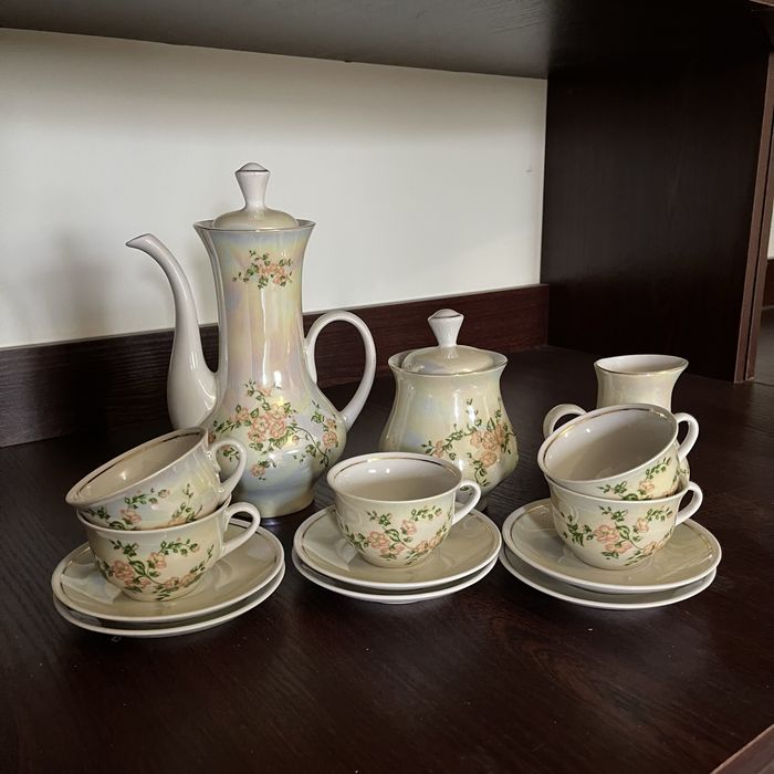 колекційний фарфоровий чайний або кавовий сервіз