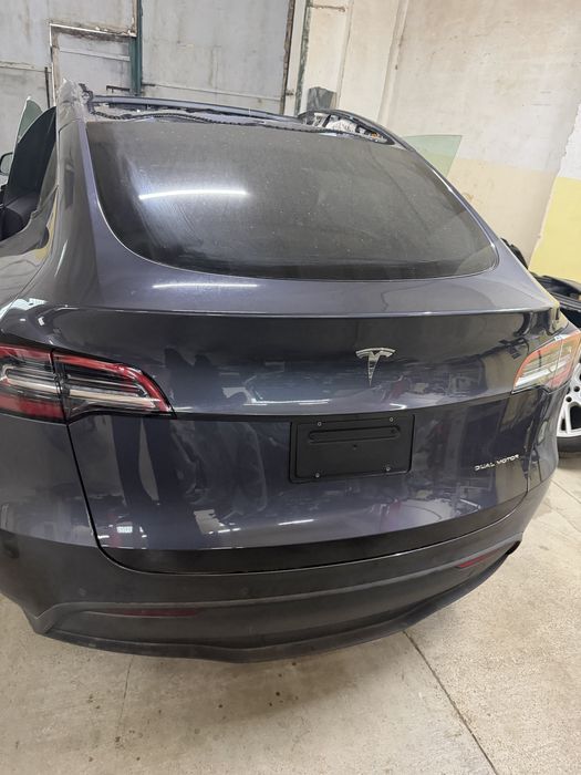 Кришка багажника Tesla model Y ляда тесла модел У