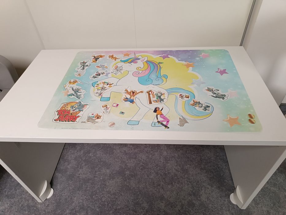 Biurko IKea Skadis , krzesło Mammut + Tablica