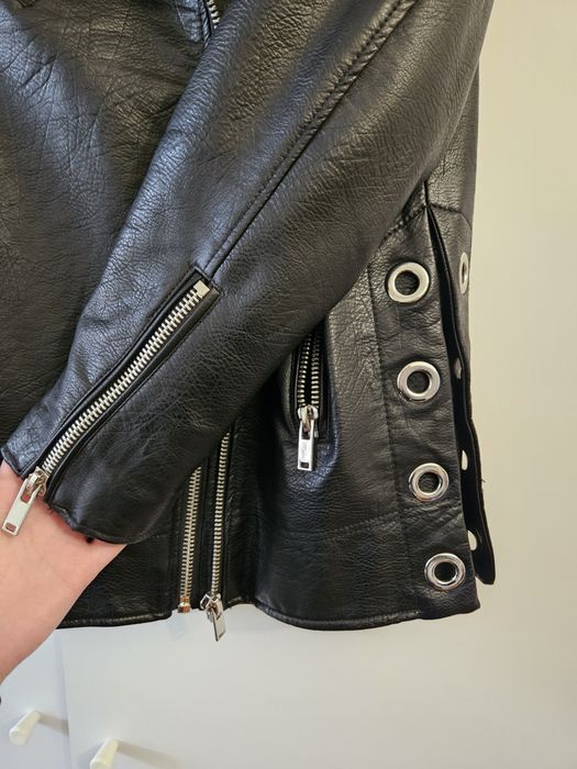 Жіноча куртка косуха шкіряна Stradivarius S оверсайз