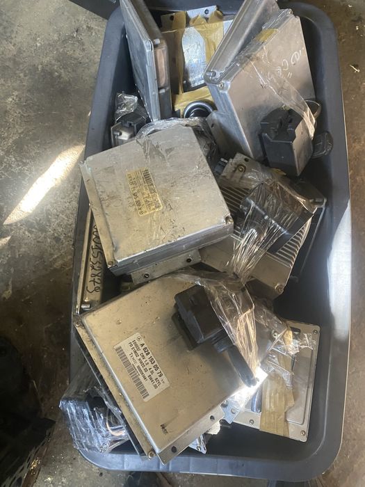 Блок керування мотором мерседес w220