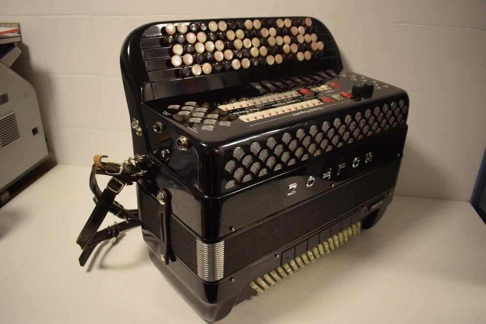 Acordeao Solton 4 Voz 120 Baixos. N 251