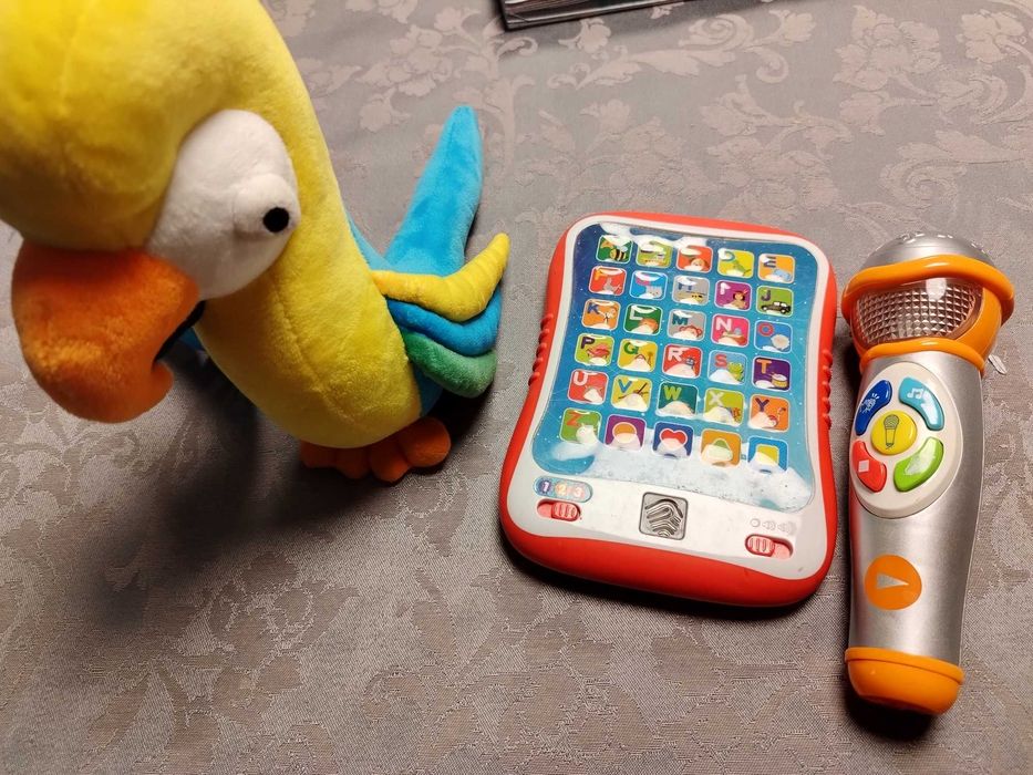 3 brinquedos em ótimo estado