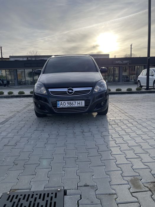 Продам Opel Zafira B 2011 року 1.7 дизель