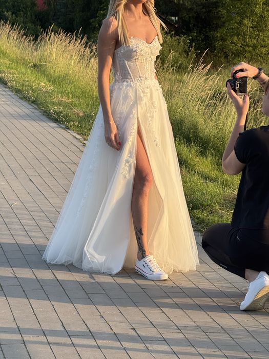 Sprzedam piekna suknie slubna ubrana tylko raz na wlasny slub
