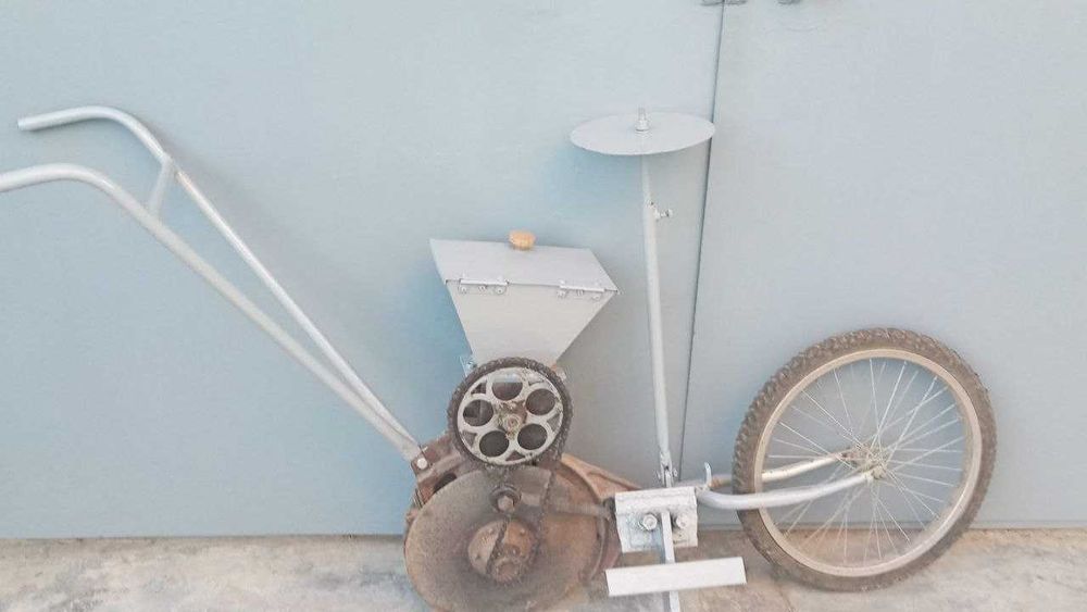 Продам зернову сівалку до мотоблока