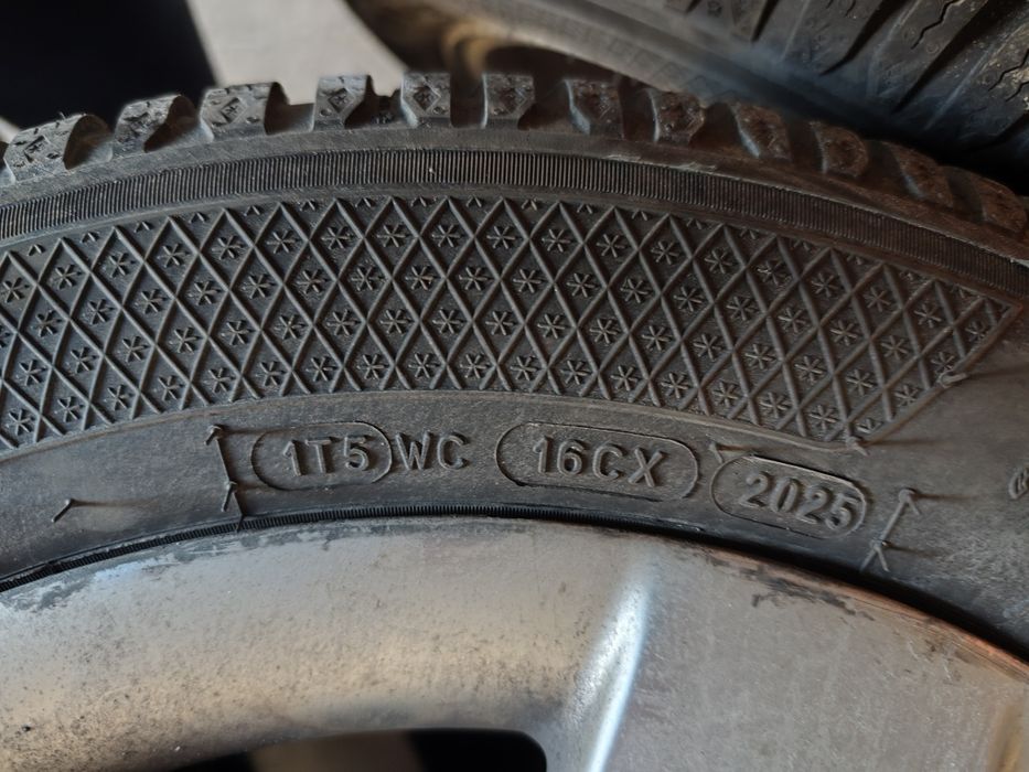 Opony zimowe z felgami R16 205/55
