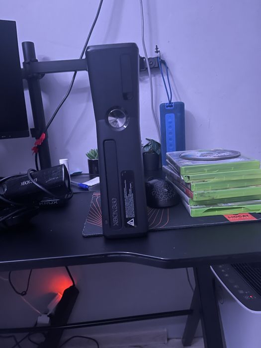 konsola XBOX 360 bez kontrolera + kinect