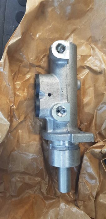 Главный тормозной цилиндр Skoda, Audi, volkswagen  1j1614019