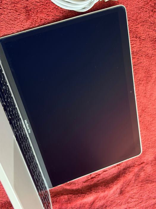 MacBook Pro Świetny Stan